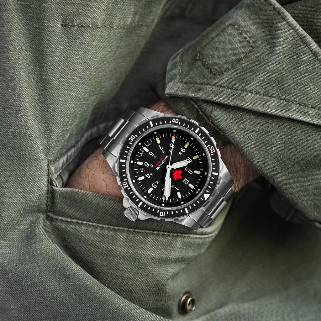 Marathon Jumbo Diver's Quartz (JSAR) - 46mm Maple Leaf dial Limited Edition Stainless Steel WW194018BRACE-MPL
