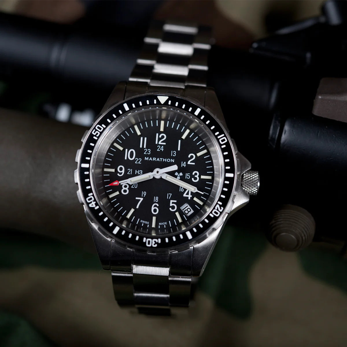 Marathon Medium Diver's Quartz (MSAR Quartz) - 36mm No Government Markings Stainless Steel WW194027BRACE-MA