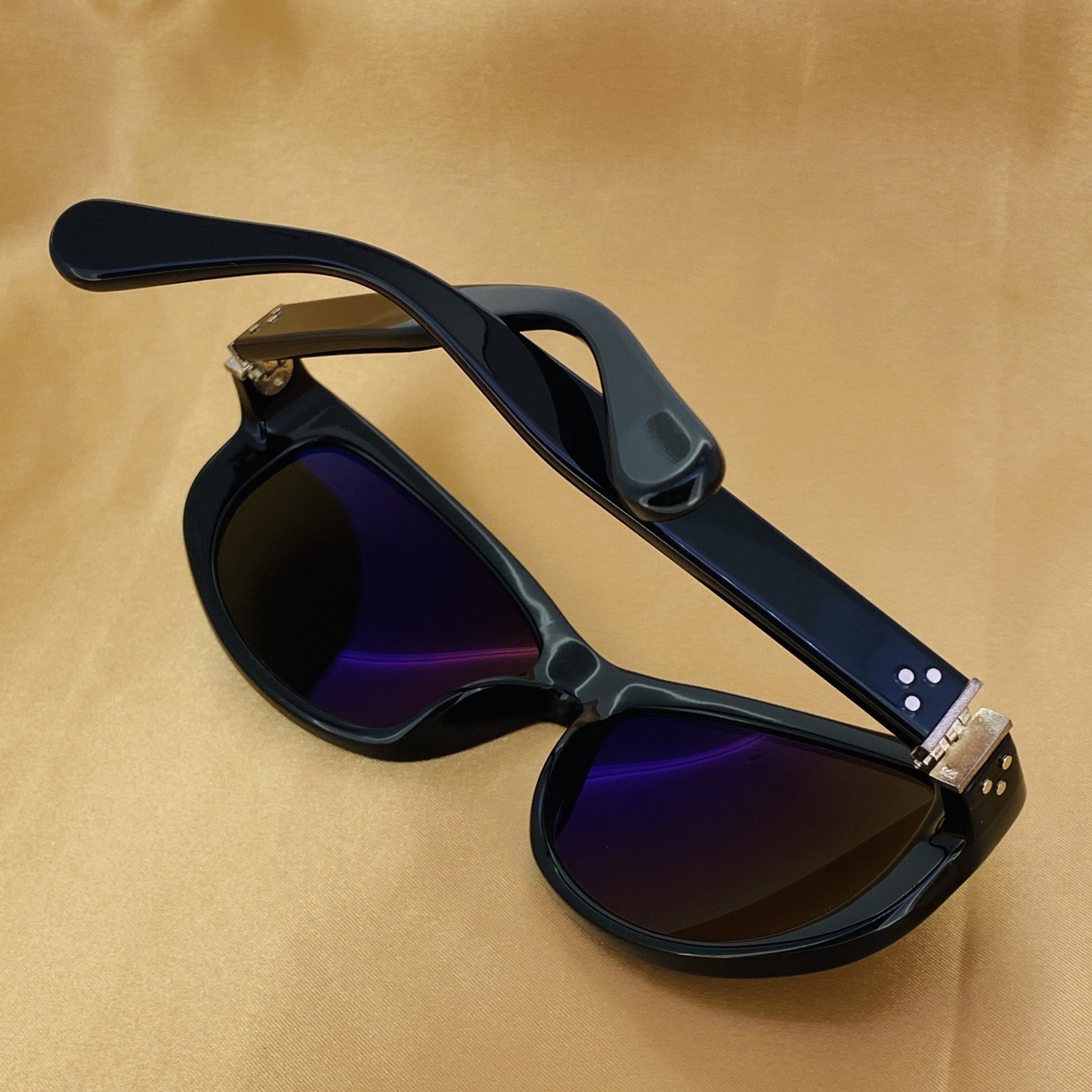Ann Demeulemeester Sunglasses Cat Eye Black and Grey