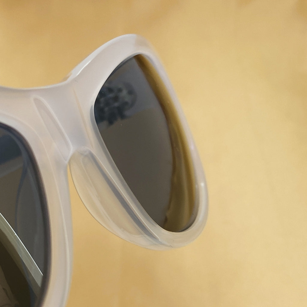 Ann Demeulemeester Ladies Sunglasses Cat Eye White and Grey