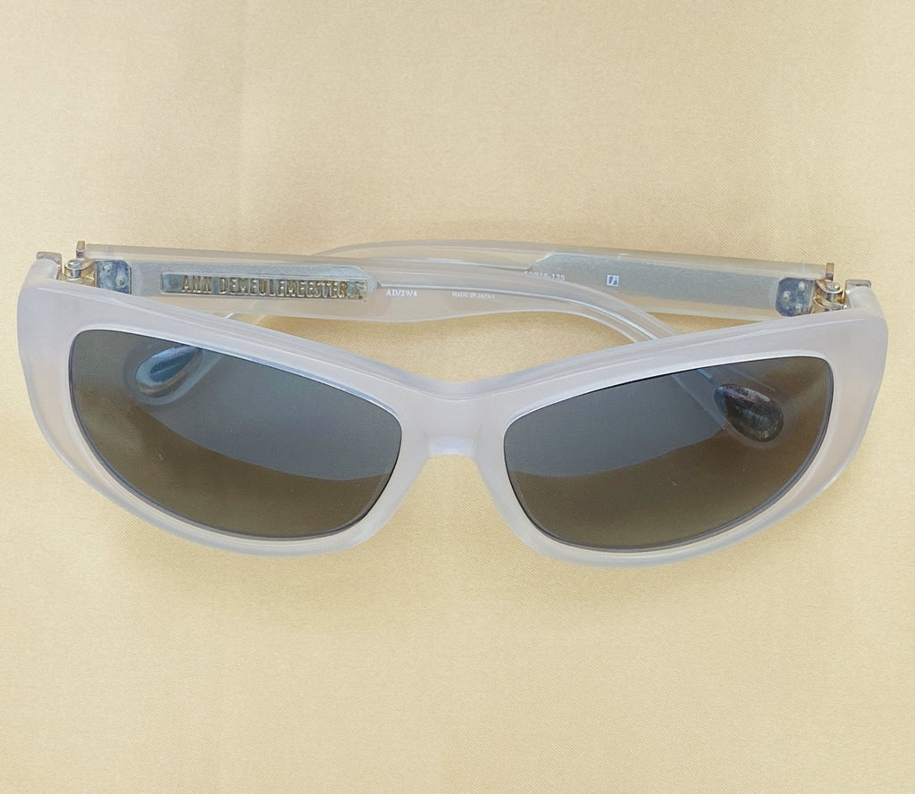 Ann Demeulemeester Ladies Sunglasses Cat Eye White and Grey