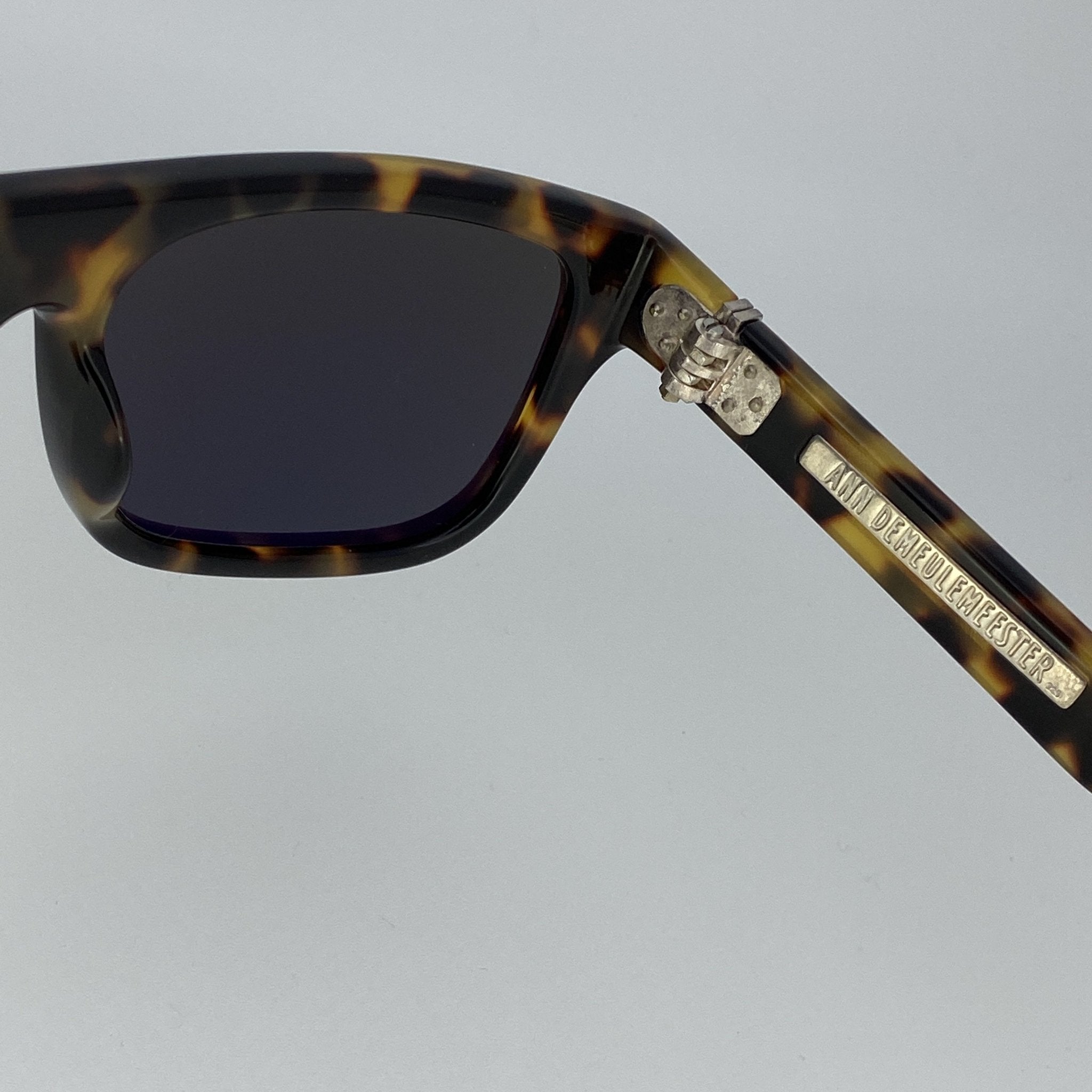 Ann Demeulemeester Men's Sunglasses Flat Top Tortoise and Grey