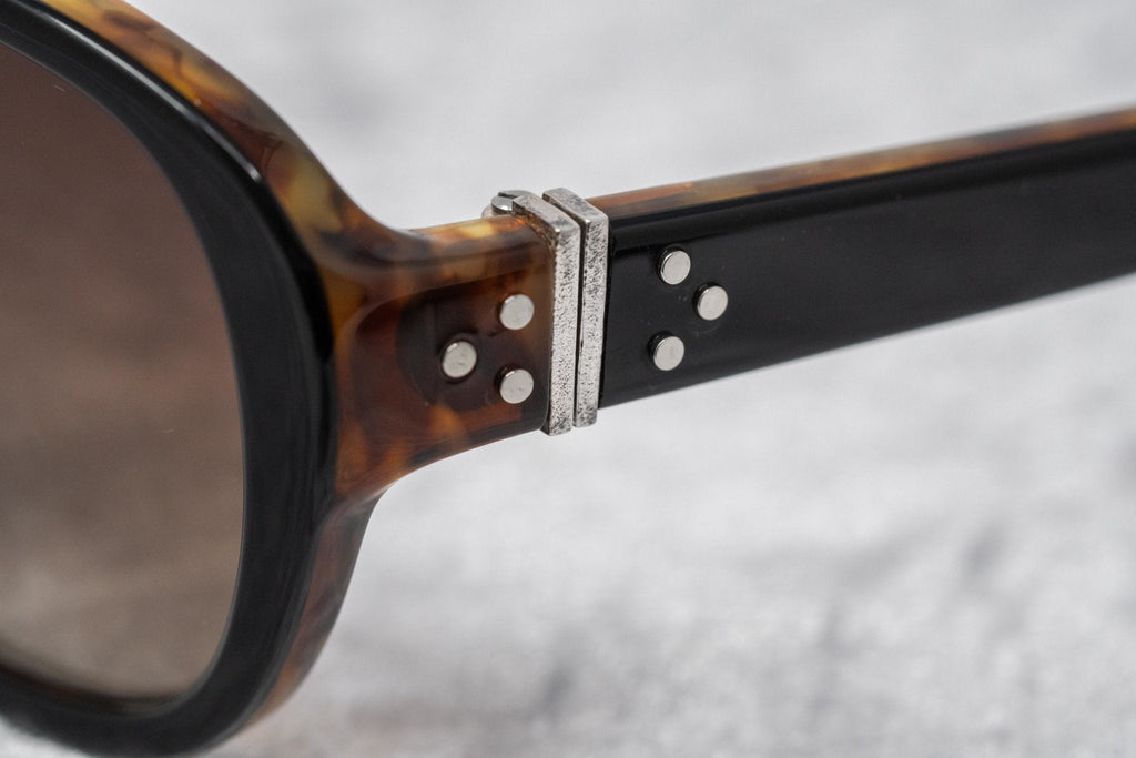Ann Demeulemeester Ladies Sunglasses Oval Black and Brown Graduated