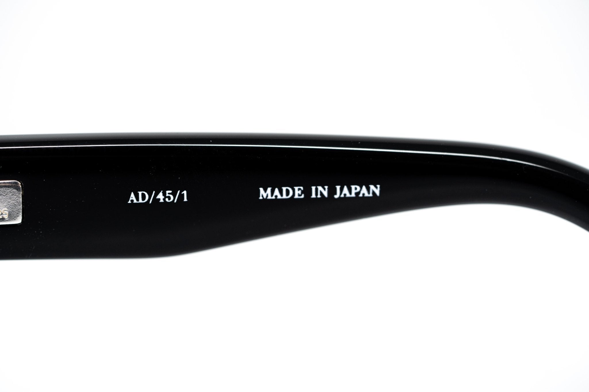Ann Demeulemeester Sunglasses Round Black and Grey Graduated