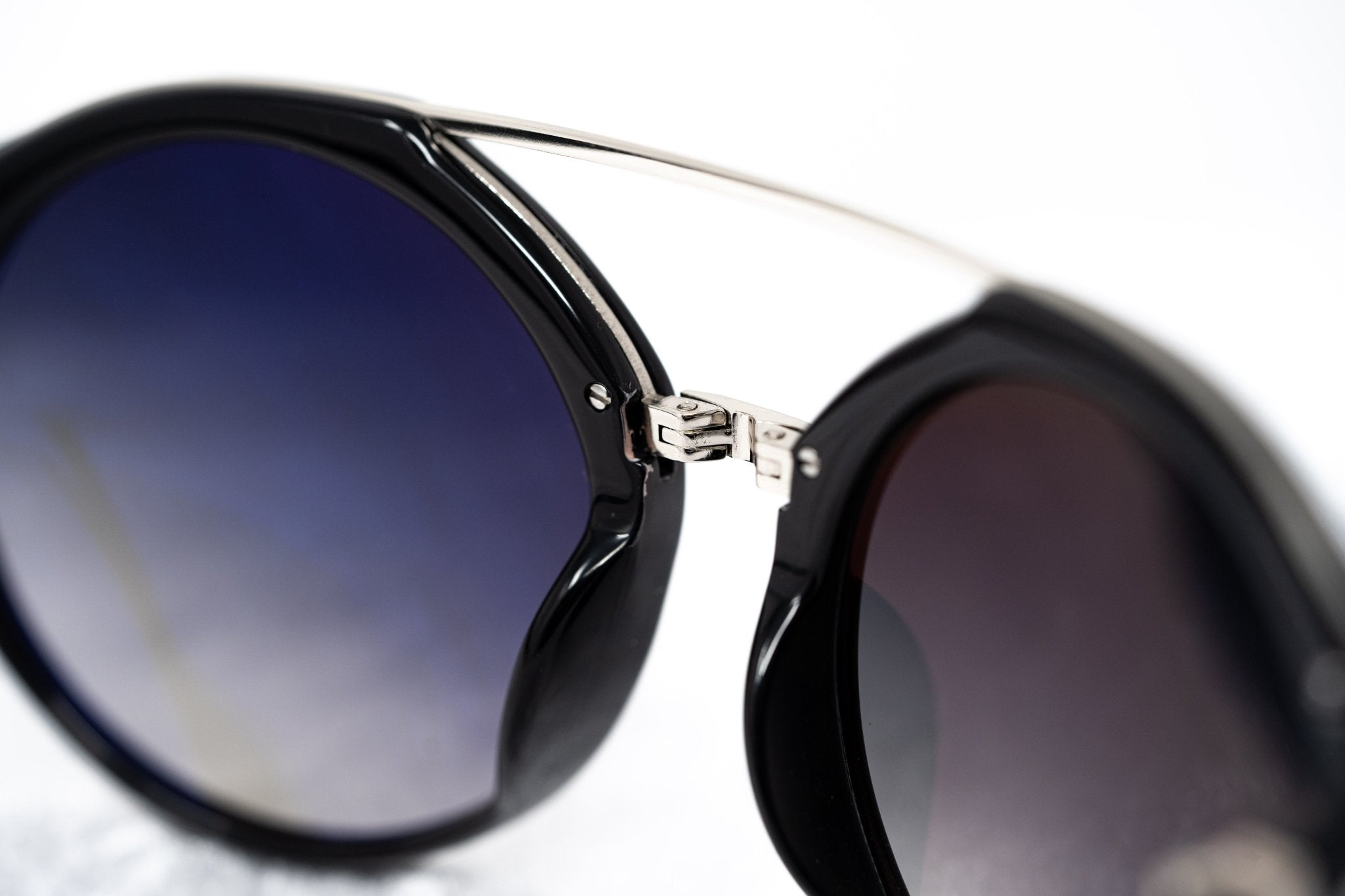 Ann Demeulemeester Sunglasses Round Black and Grey Graduated