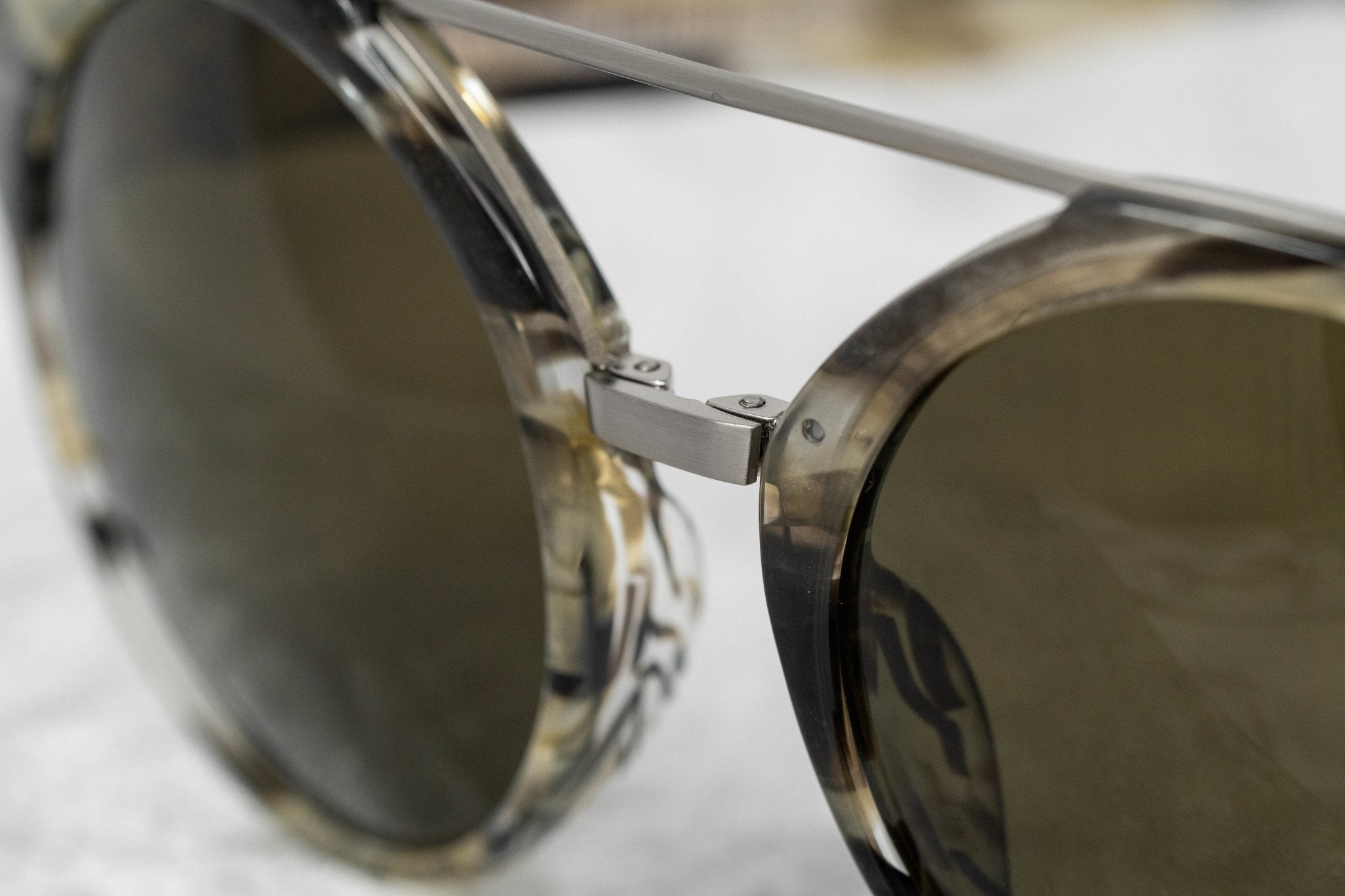 Ann Demeulemeester Ladies Sunglasses Round Hornet and Green