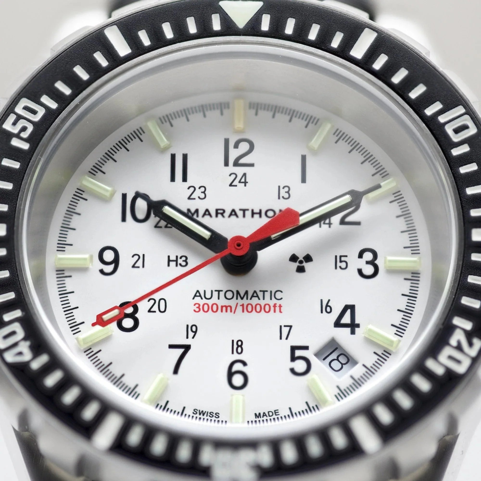 Marathon Arctic Edition Large Diver's Automatic (GSAR) - 41mm White Dial No Government Markings Stainless Steel WW194006BRACE-WD