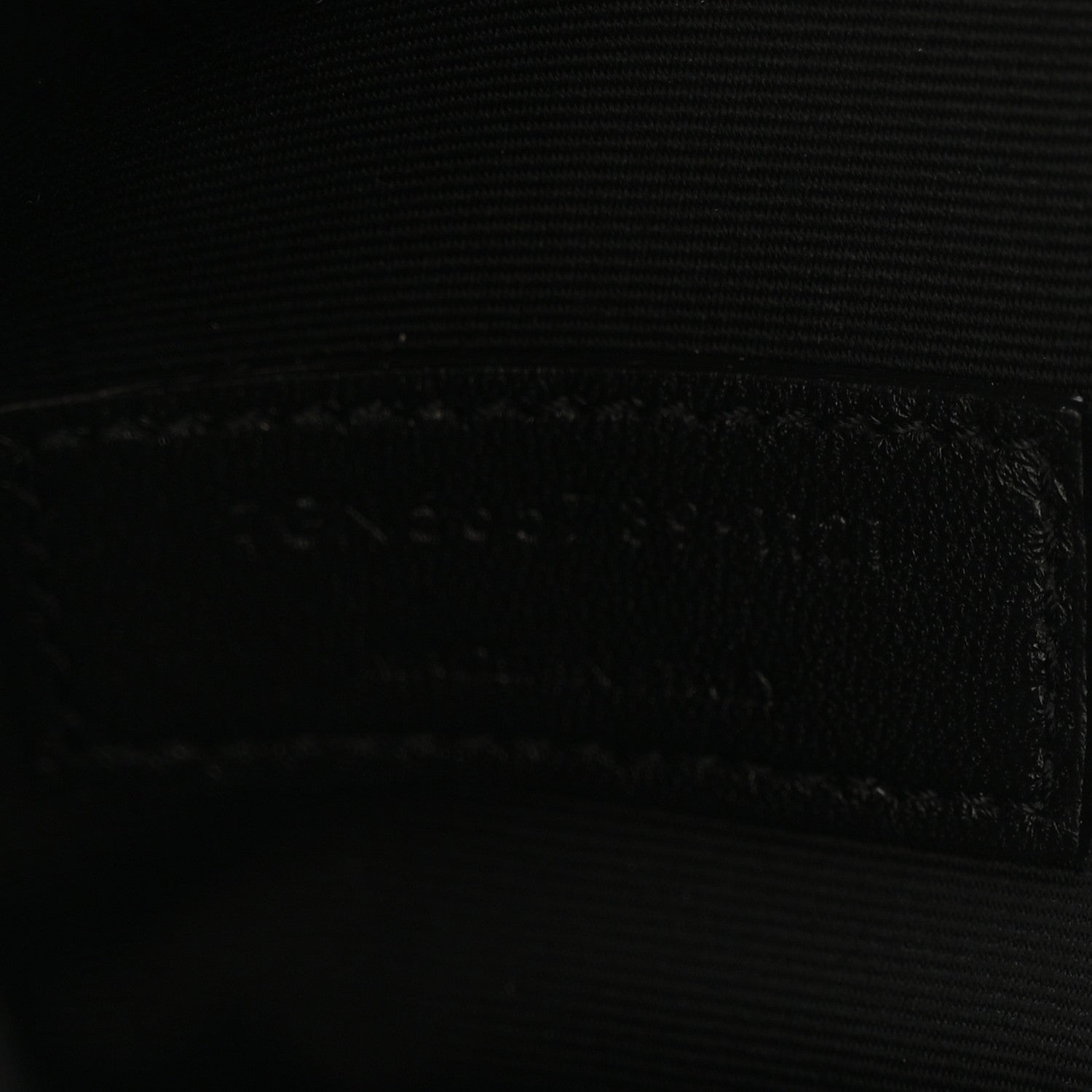 Grain De Poudre Uptown Pouch Crema Soft