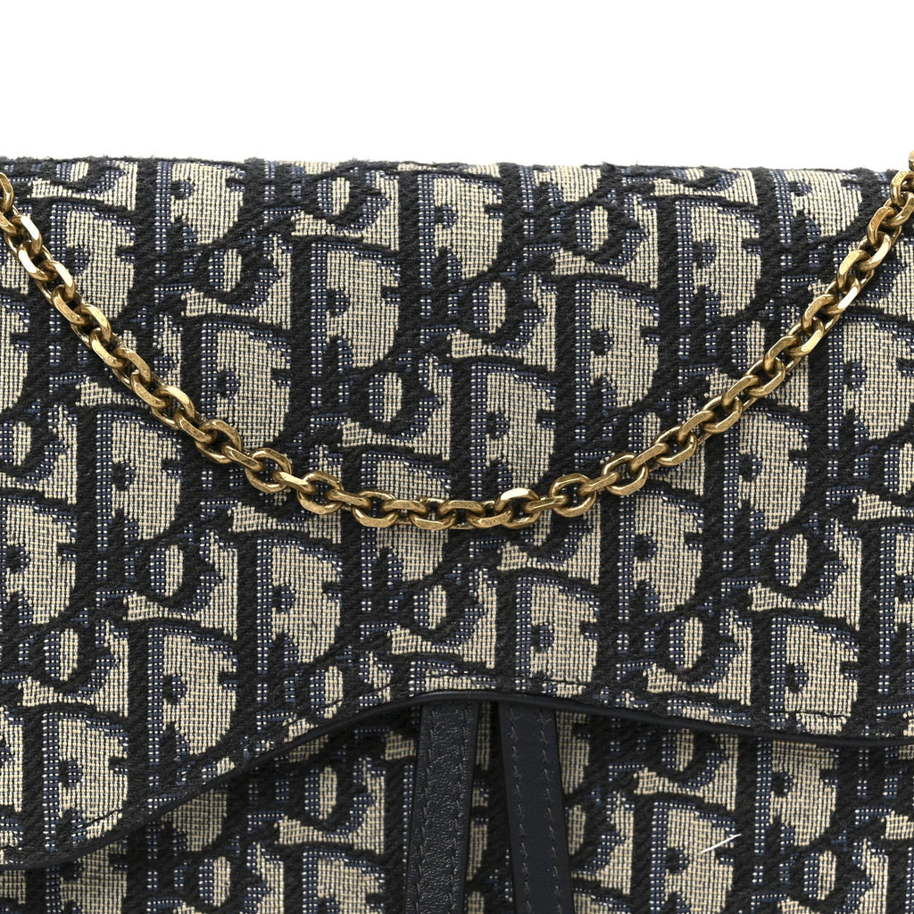 Oblique Saddle Chain Pouch Blue