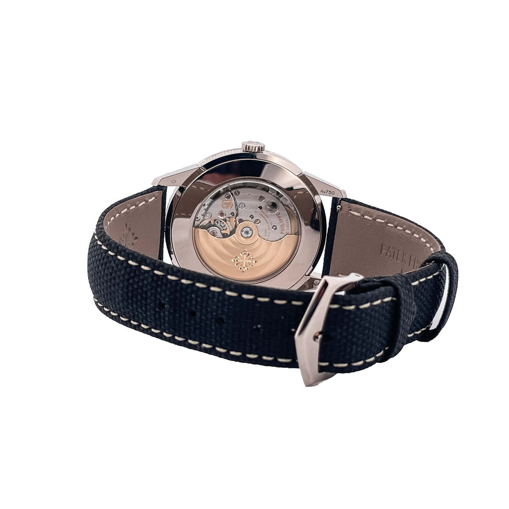 Patek Philippe Calatrava 5226G, 2025