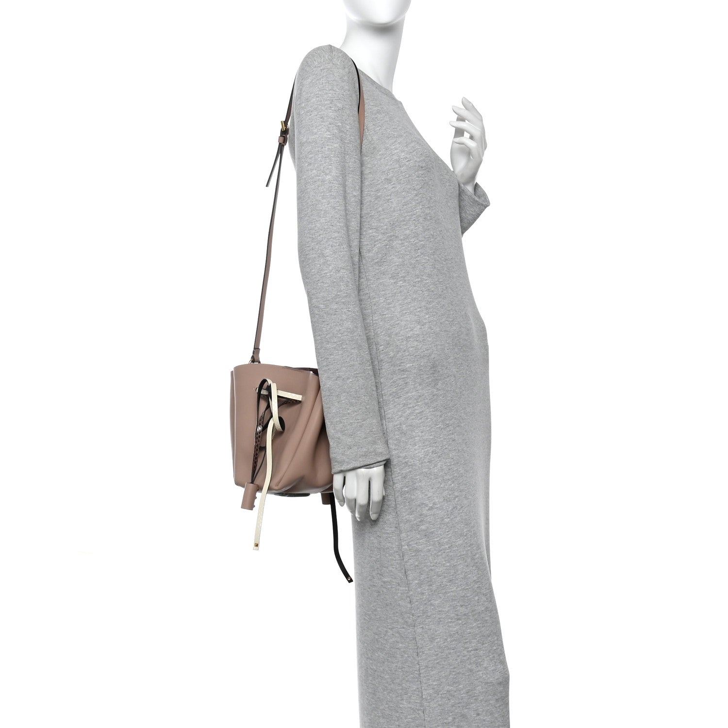 Vitello Ayers VLogo Bucket Bag Rose Cannelle