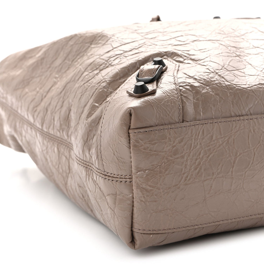 Arena Lambskin Classic Hardware Medium Le City Hobo Bag Sesame