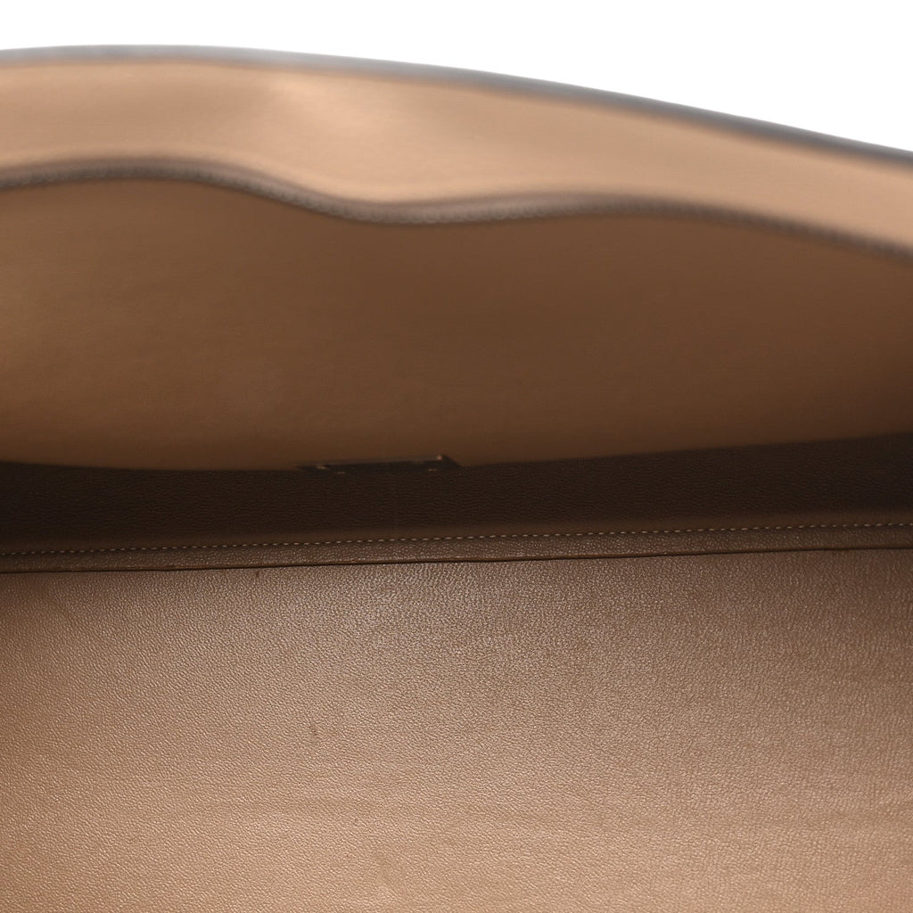 Drummed Calfskin Suede Medium Trapeze Dune