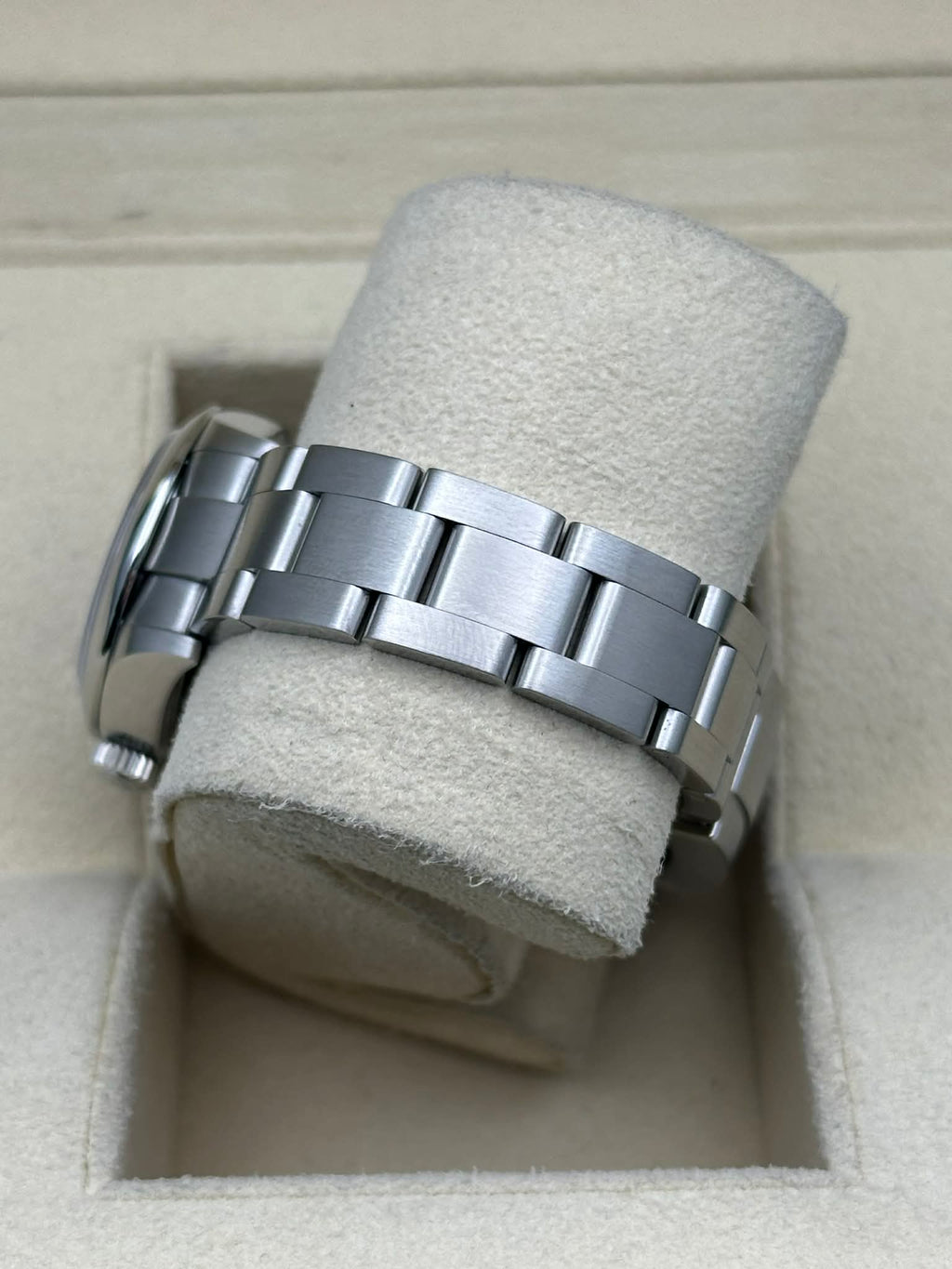 Rolex Oyster Perpetual 28 Watch - Domed Bezel - Black Index Dial - Oyster Bracelet - 276200 bkio