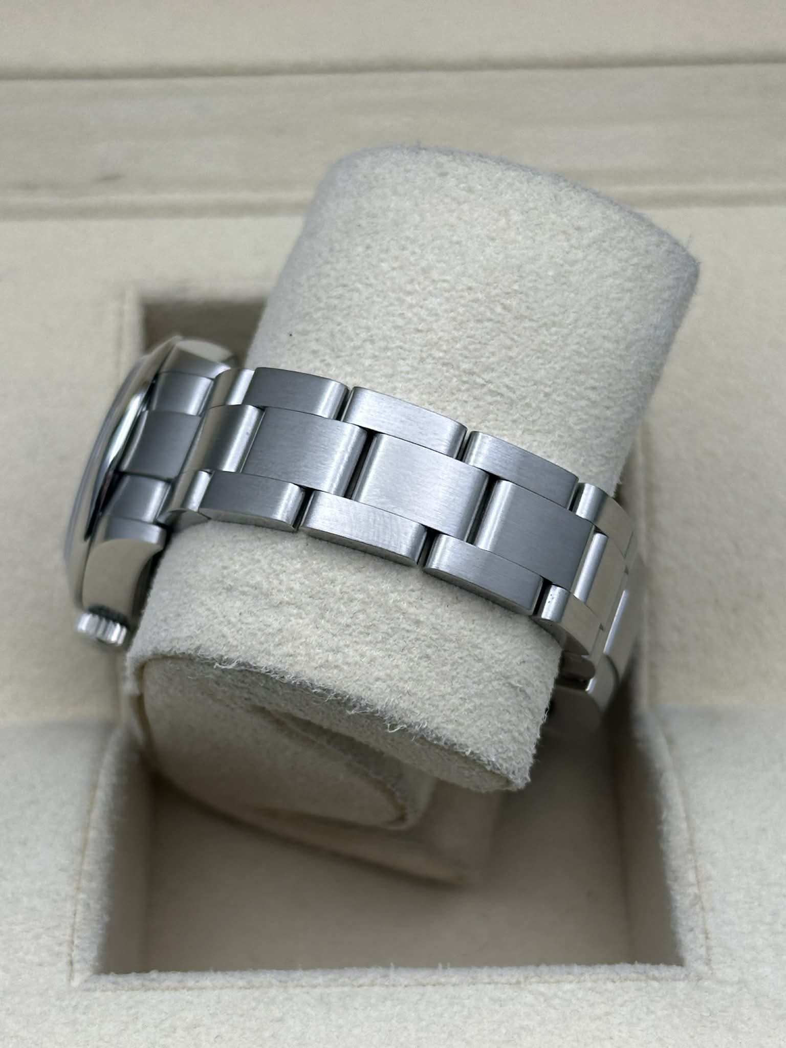 Rolex Oyster Perpetual 28 Watch - Domed Bezel - Black Index Dial - Oyster Bracelet - 276200 bkio