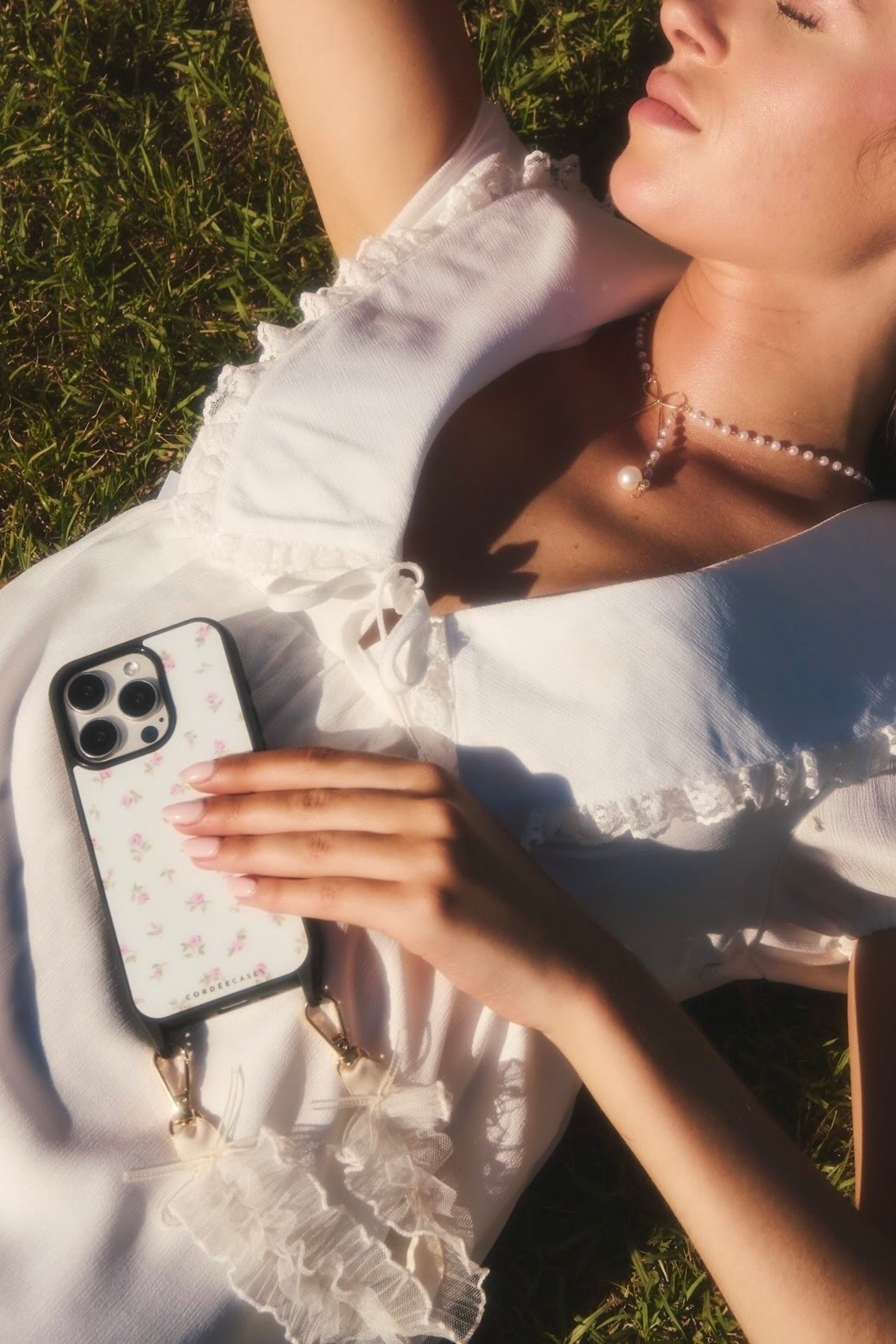 Cordée Cases Ruffle Rose Phone Wristlet Set