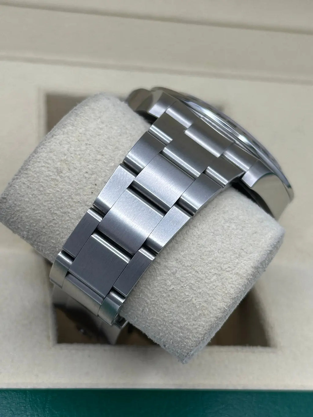Rolex Oyster Perpetual Explorer II  -  216570 w
