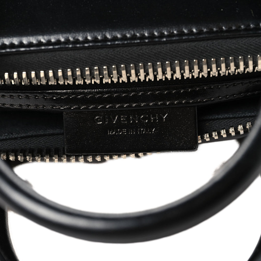 Shiny Lord Calfskin Small Antigona Black