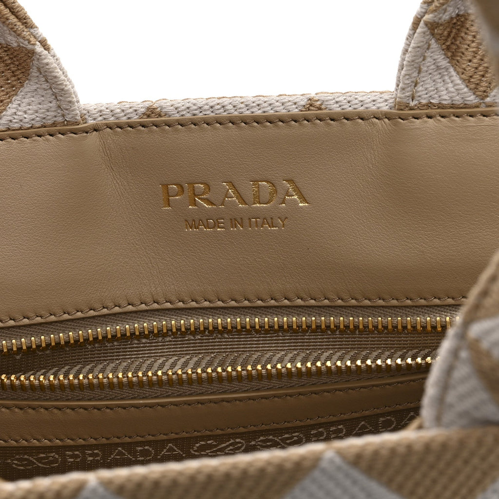 Jacquard Saffiano Triangolo Symbole Embroidered Small Tote Corda Talco