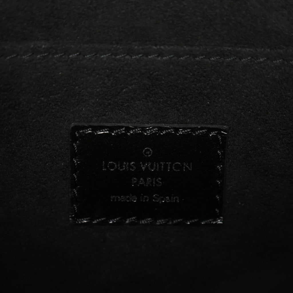 Reverse Monogram Giant Dauphine MM