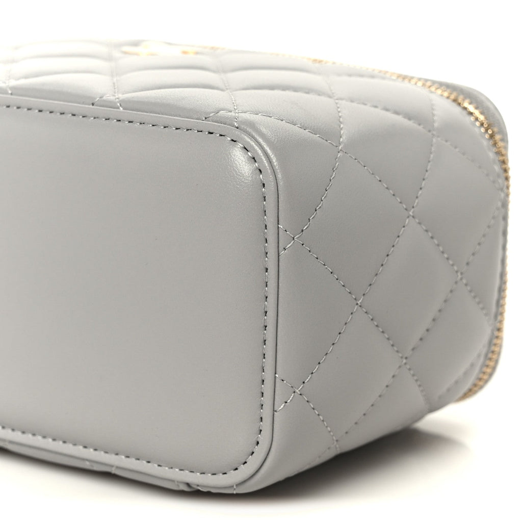 Lambskin Quilted Small Pearl Crush Vanity Case With Chain Grey