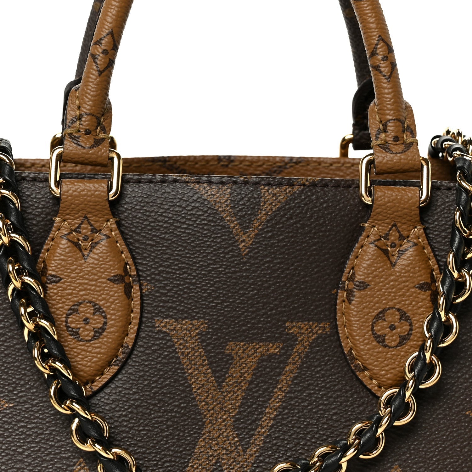 Reverse Monogram Giant OnTheGo East West Chain