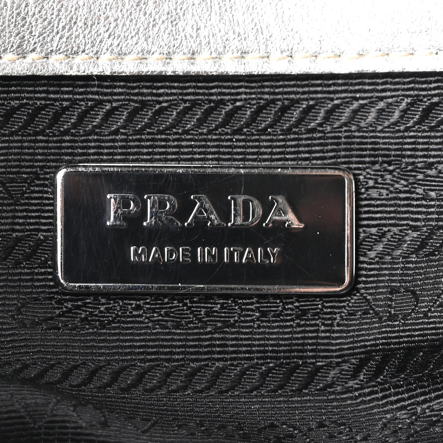 Metallic Nappa Gaufre Messenger Tote Argento