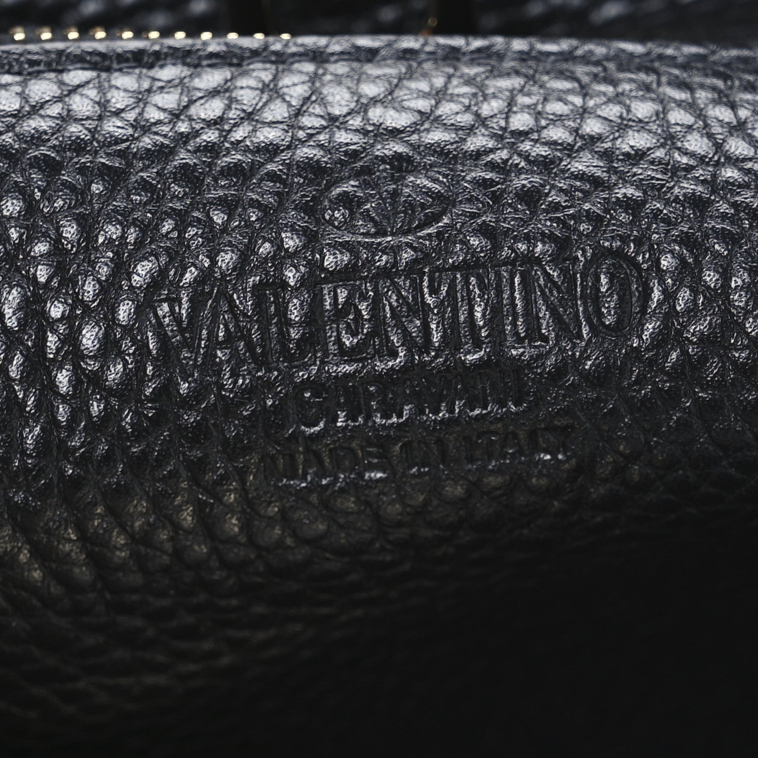 Pebbled Calfskin Mini Rockstud Flip-Lock Messenger Bag Black