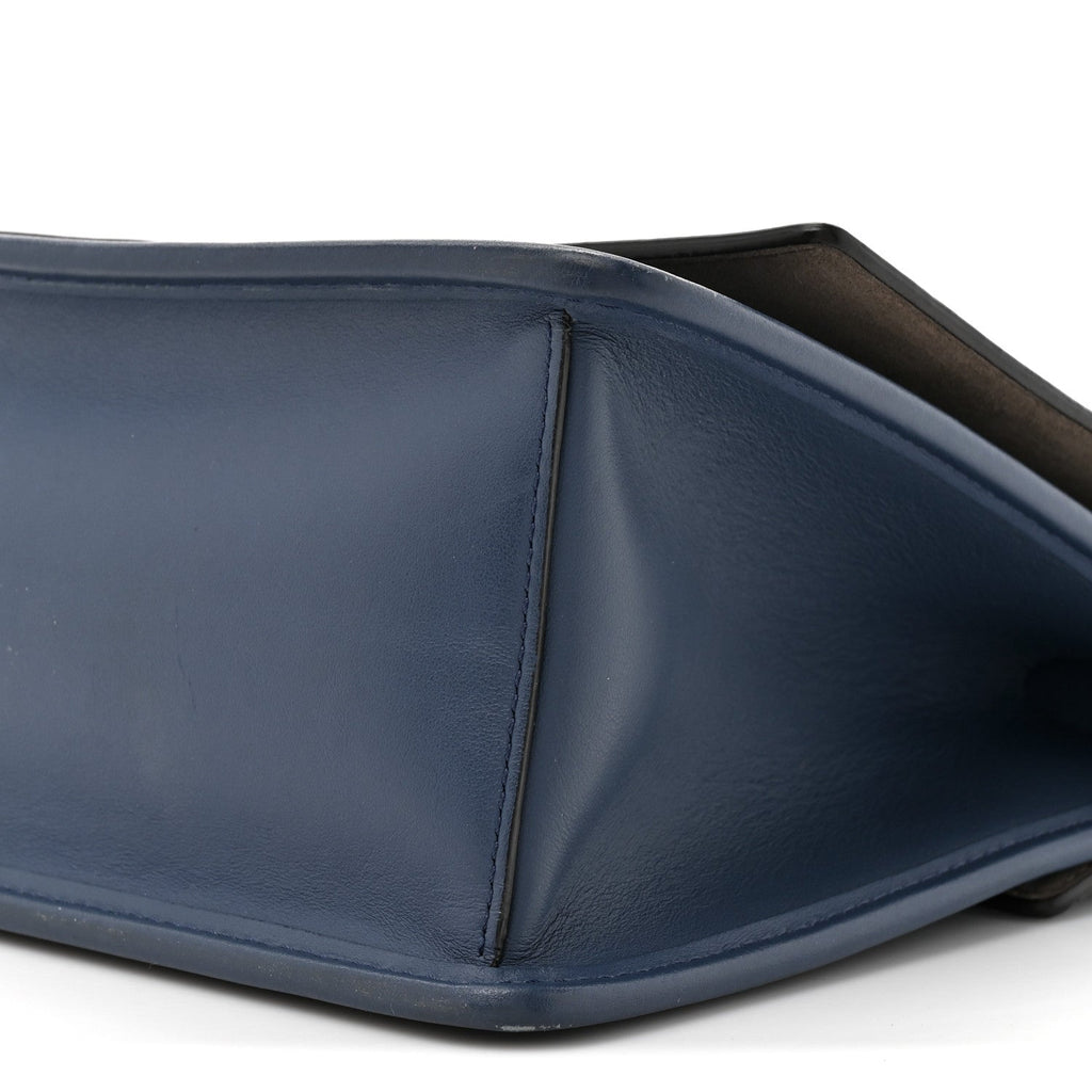 Vitello Century Opaco F is Fendi Kan I Shoulder Bag Blu Scuro