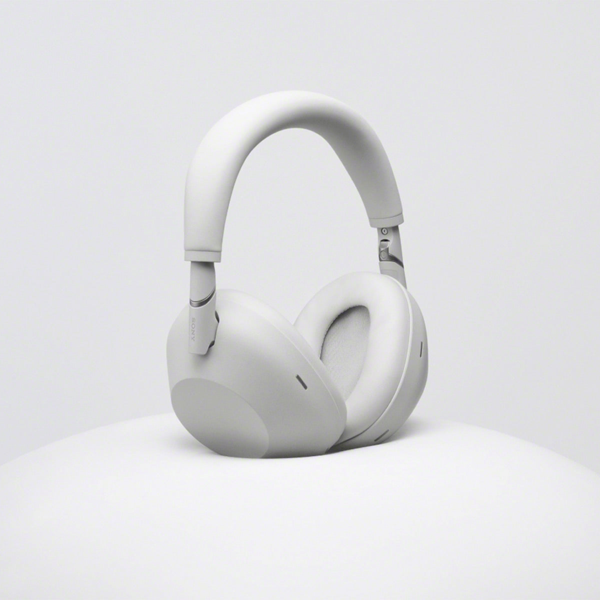 Sony WH-1000XM6 Wireless Noise Cancelling Over Ear Headphone Bundle with gSport Case (Silver)