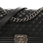 Caviar Quilted Medium Boy Flap Black