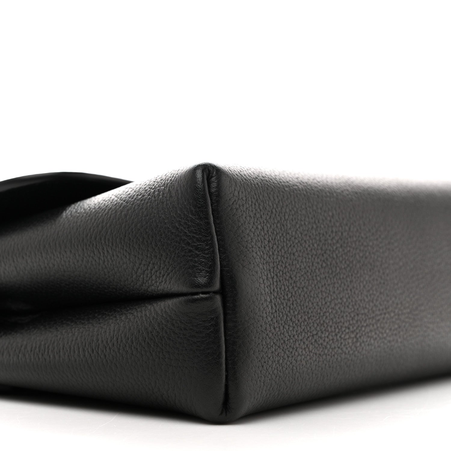 Supple Calfskin Teen Victoire Black