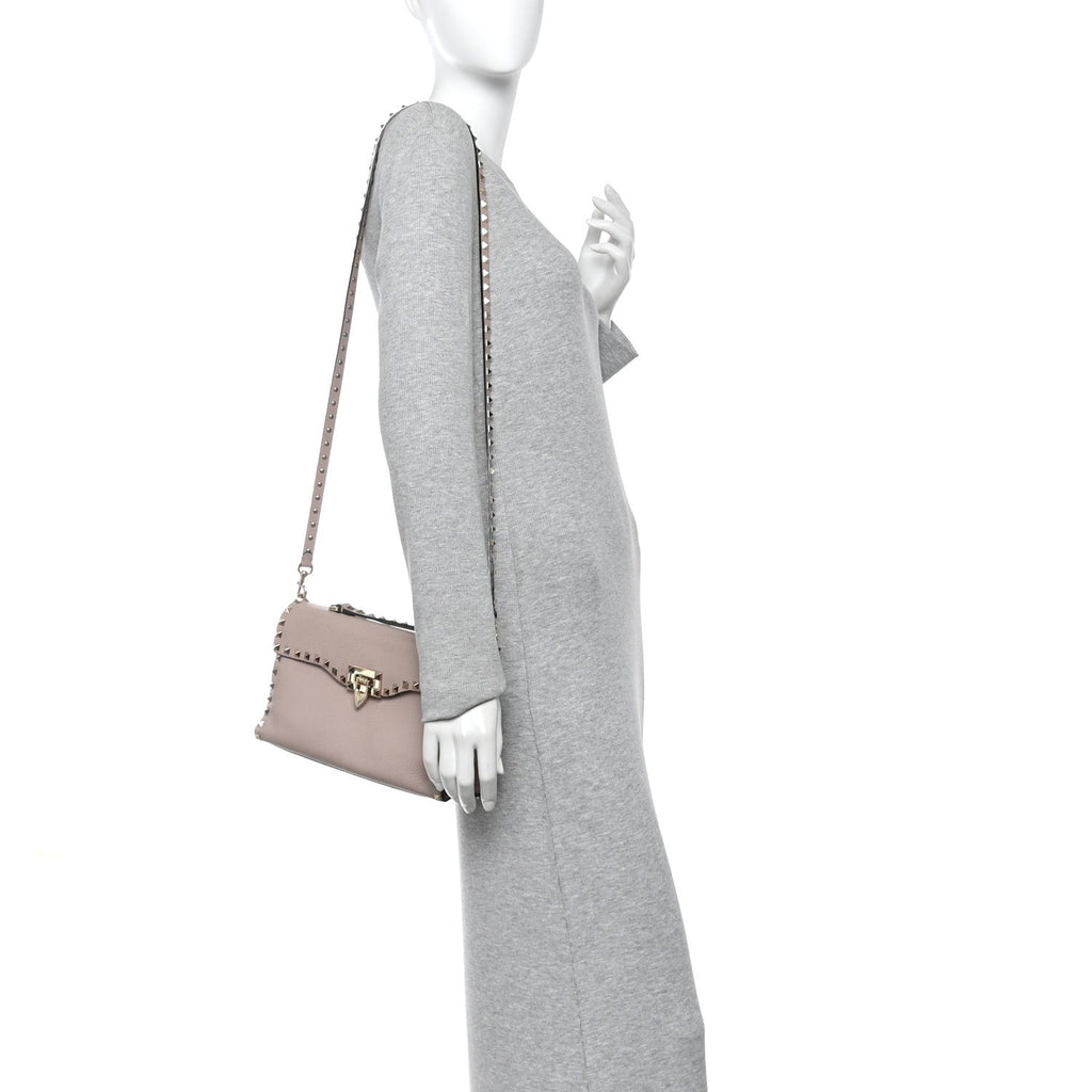 Pebbled Calfskin Medium Rockstud Top Handle Shoulder Bag Poudre