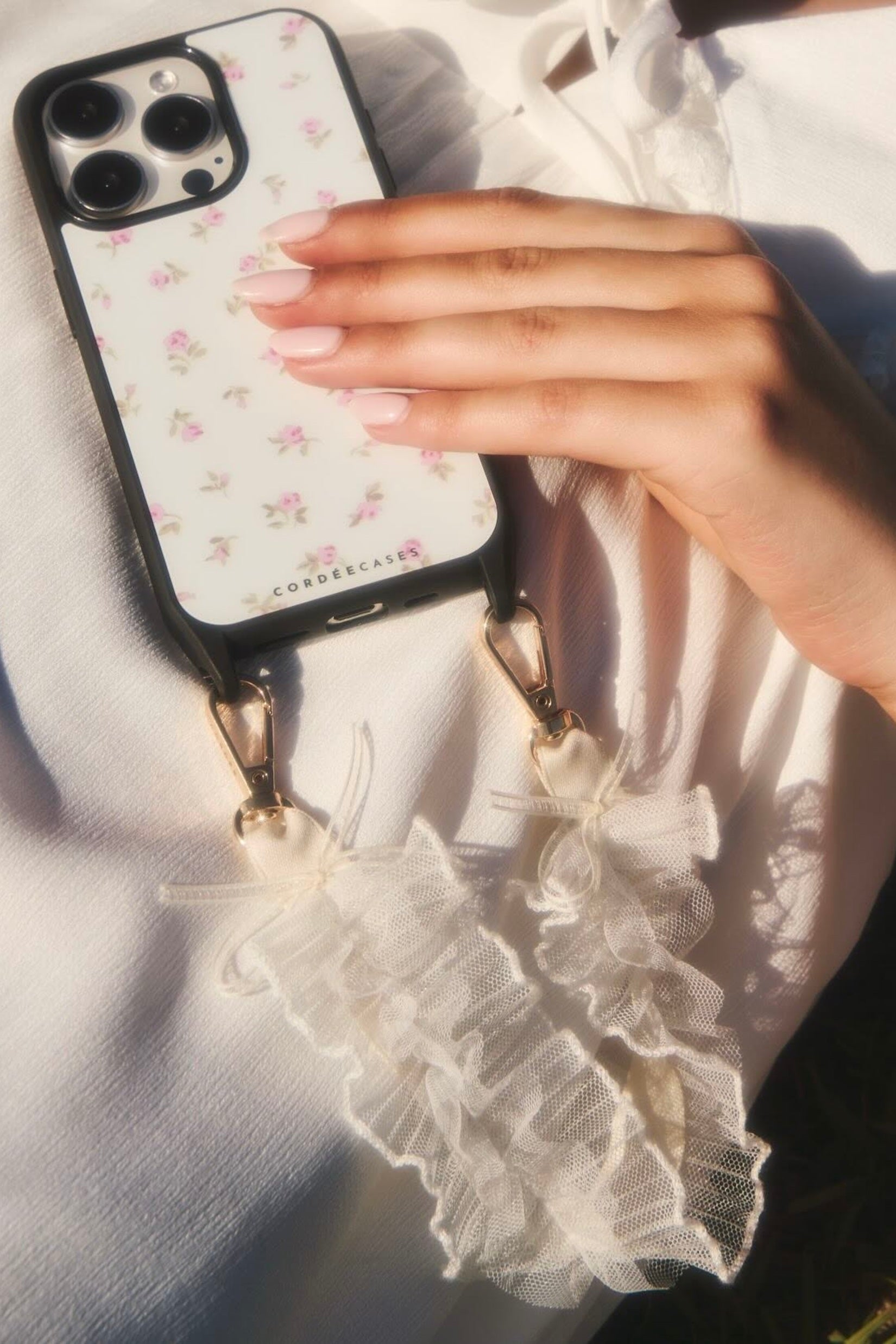 Cordée Cases Ruffle Rose Phone Wristlet Set