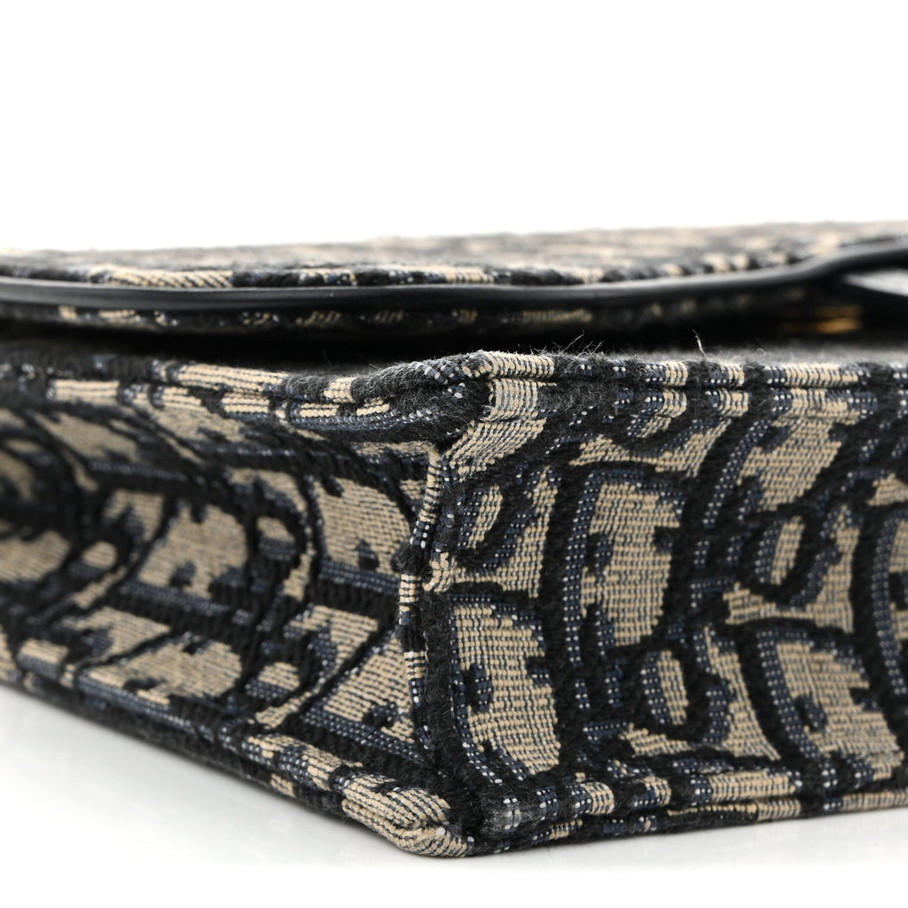 Oblique Saddle Chain Pouch Blue