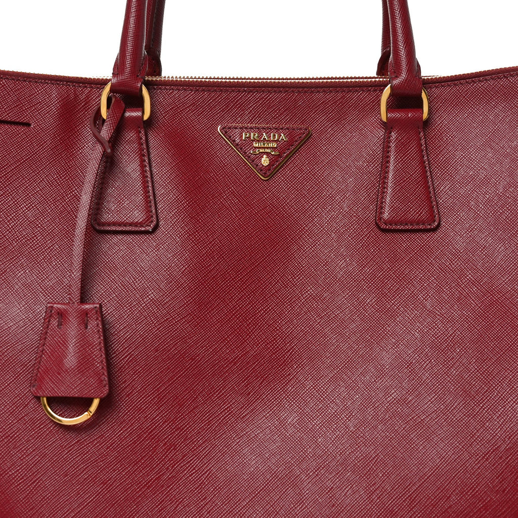 Saffiano Lux Extra Large Galleria Double Zip Tote Cherry