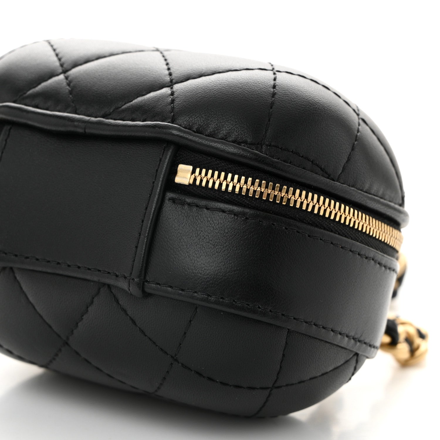 Lambskin Quilted CC Bubble Vanity Case With Chain Black