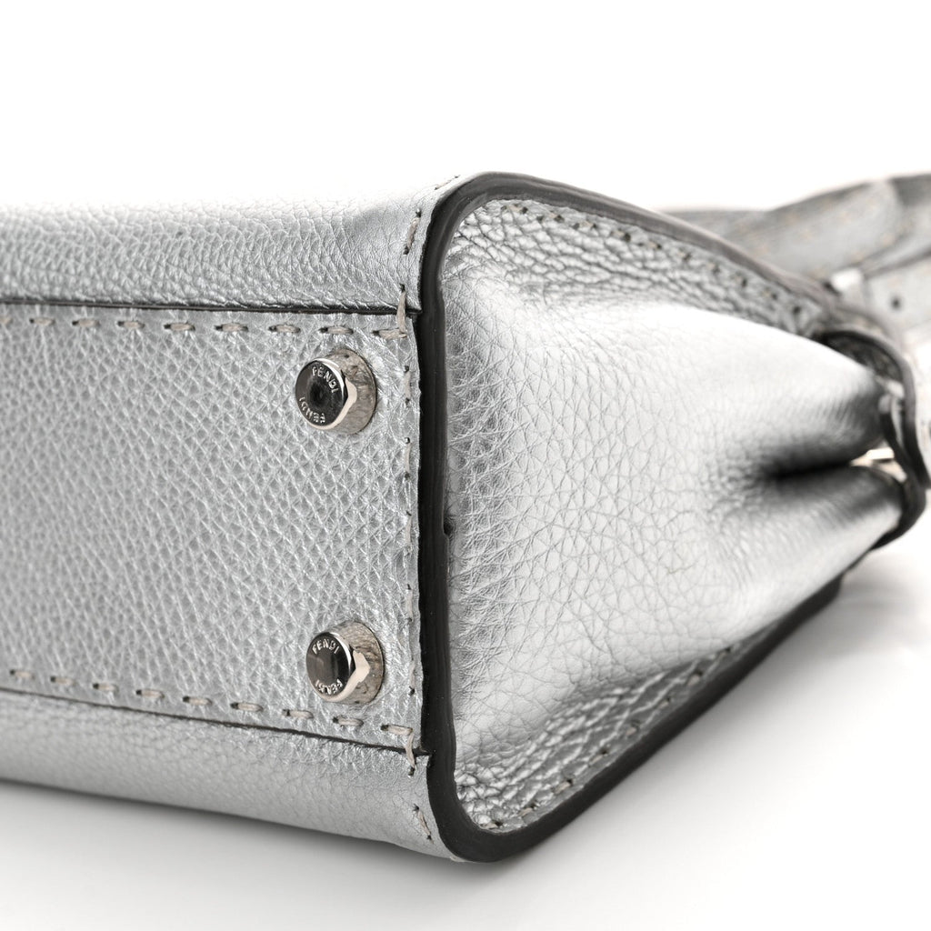 Cuoio Romano Lux Selleria Mini Peekaboo Iconic Satchel Argento
