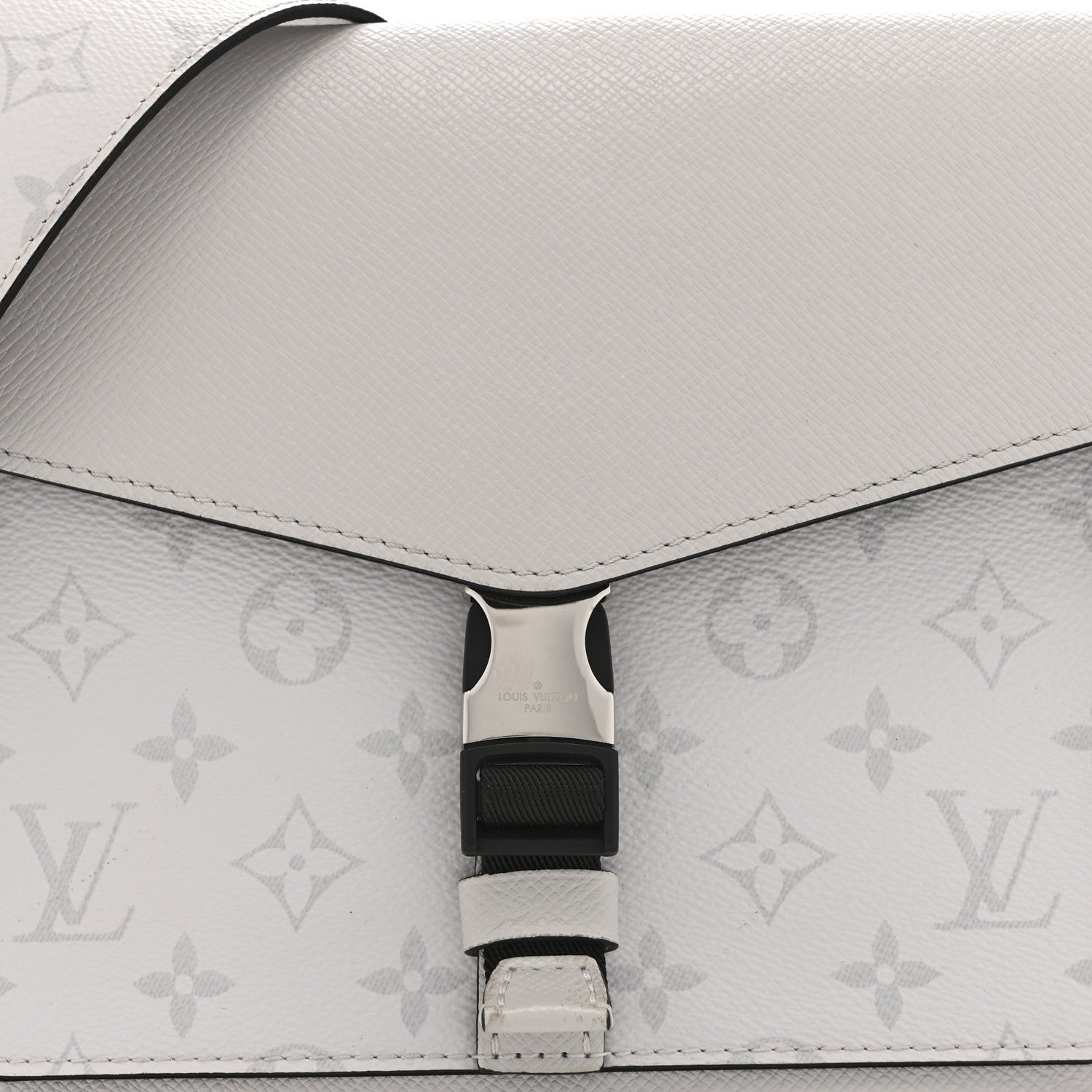Taigarama Outdoor Flap Messenger White