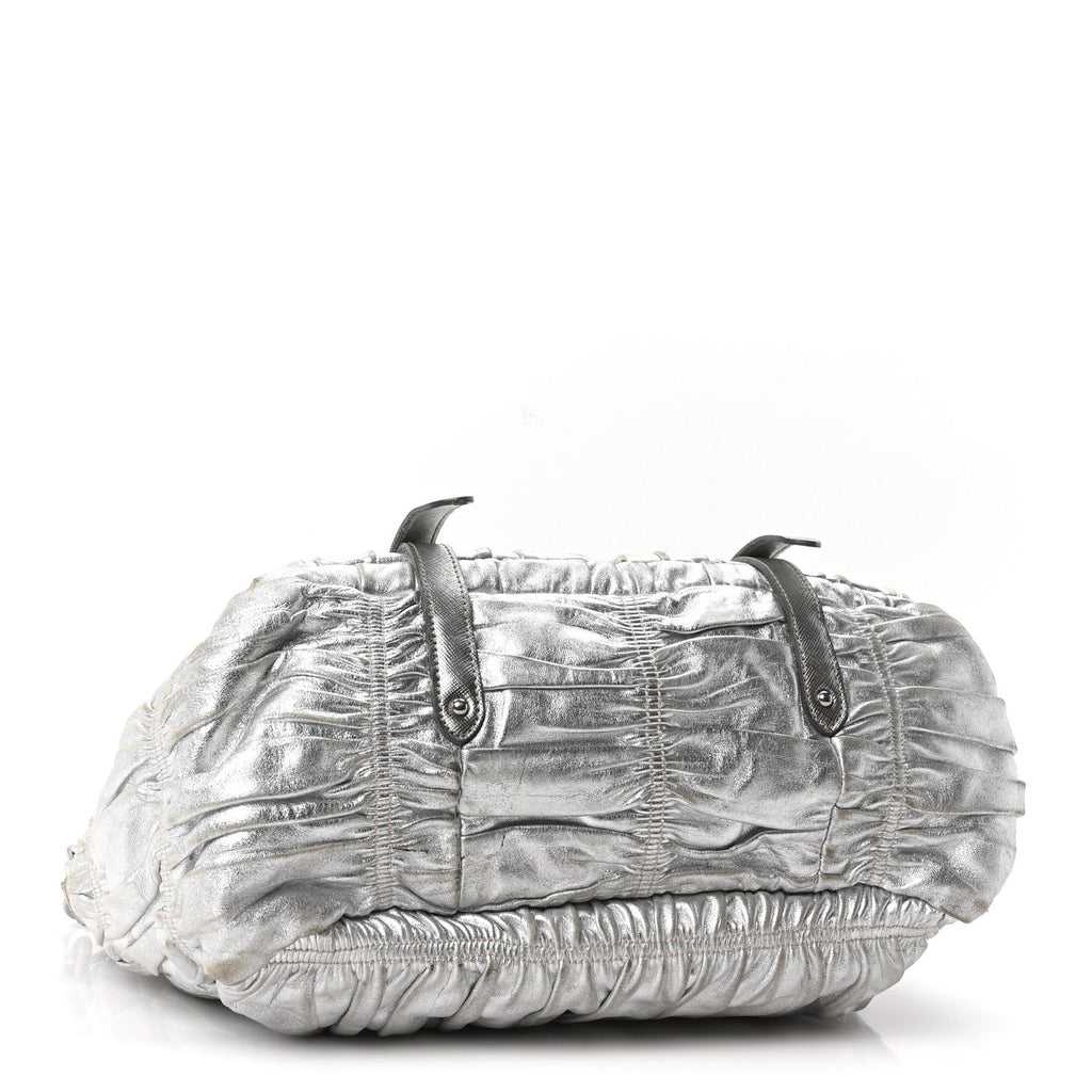 Metallic Nappa Gaufre Messenger Tote Argento