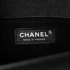 Caviar Quilted Medium Boy Flap Black