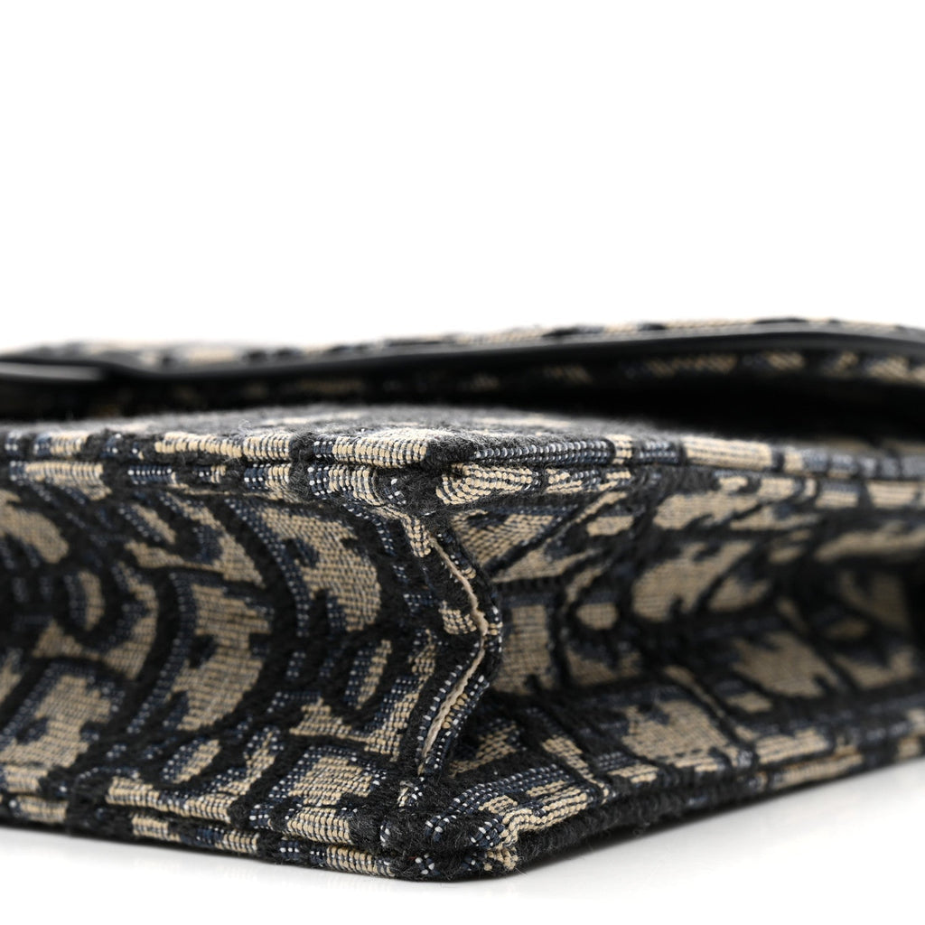 Oblique Saddle Chain Pouch Blue