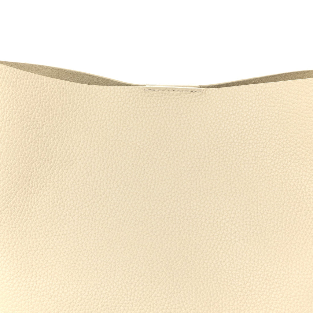 Pebbled Calfskin Everyday Cabas Avario