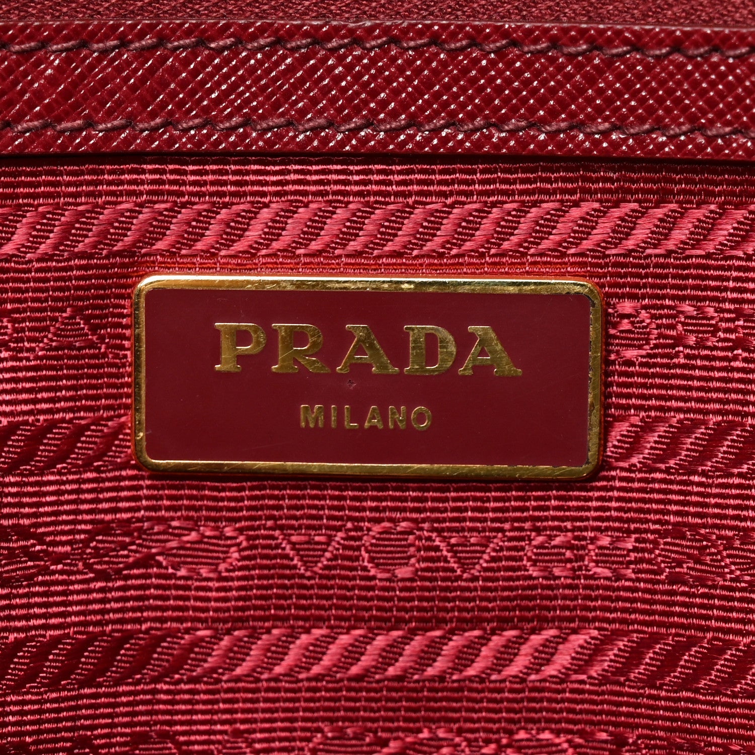 Saffiano Lux Extra Large Galleria Double Zip Tote Cherry