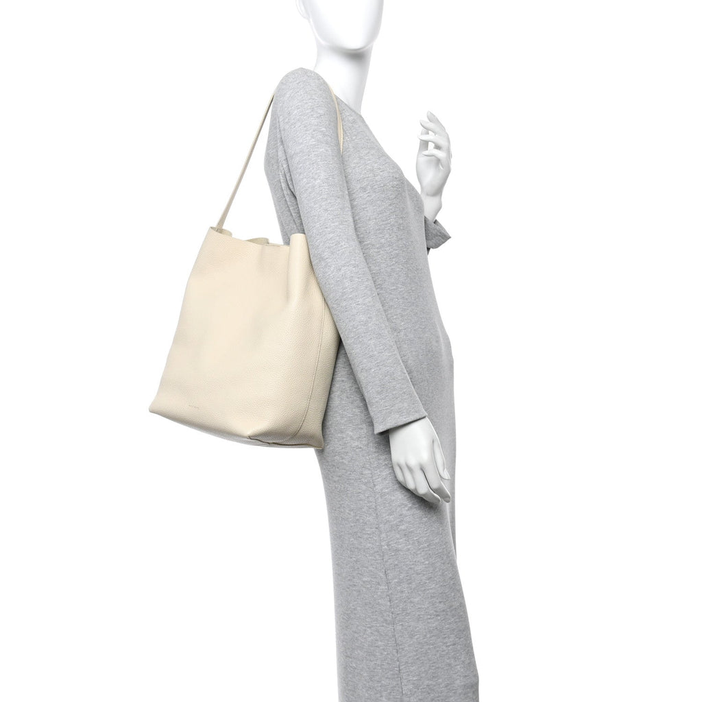 Pebbled Calfskin Everyday Cabas Avario
