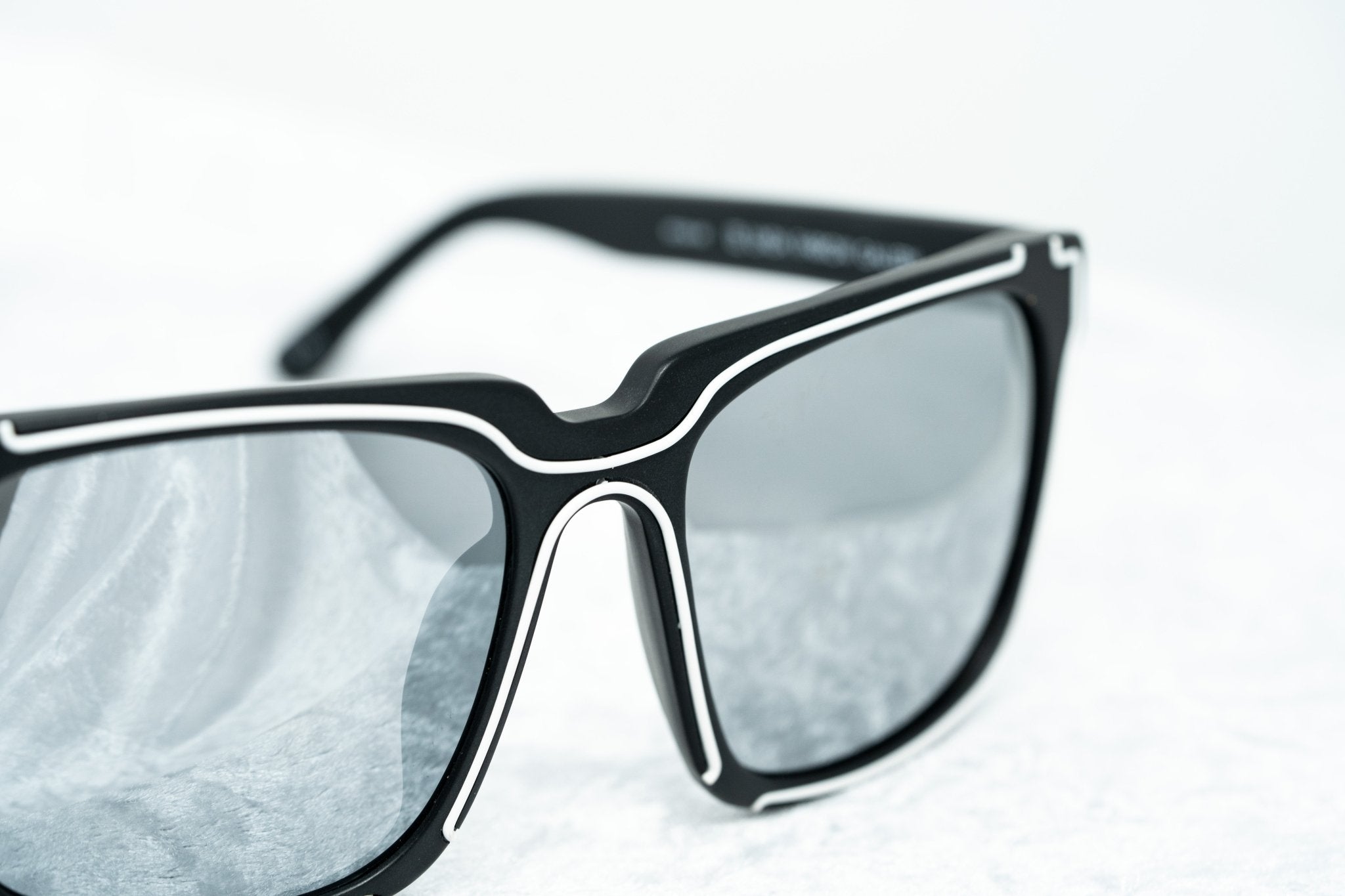 Kokon To Zai Sunglasses D-Frame Black and Silver
