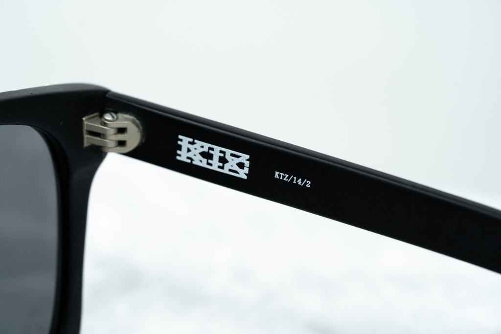 Kokon To Zai Sunglasses D-Frame Black and Silver