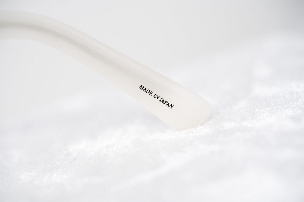 Kokon To Zai Sunglasses D-Frame White and Silver