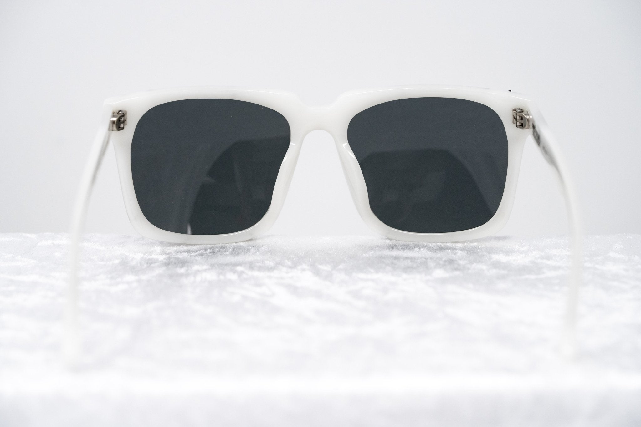 Kokon To Zai Sunglasses D-Frame White and Silver