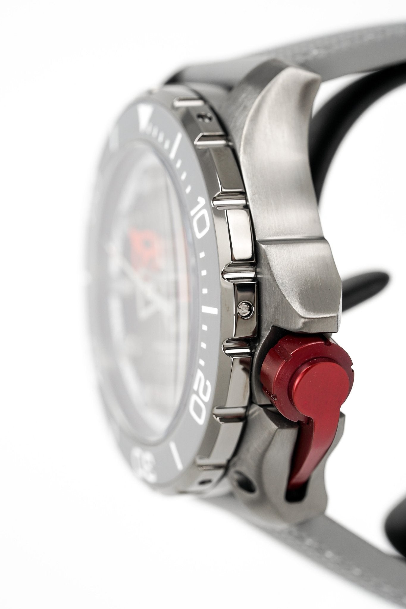 M2Z Men's Watch Diver 200 Grey IP Gun